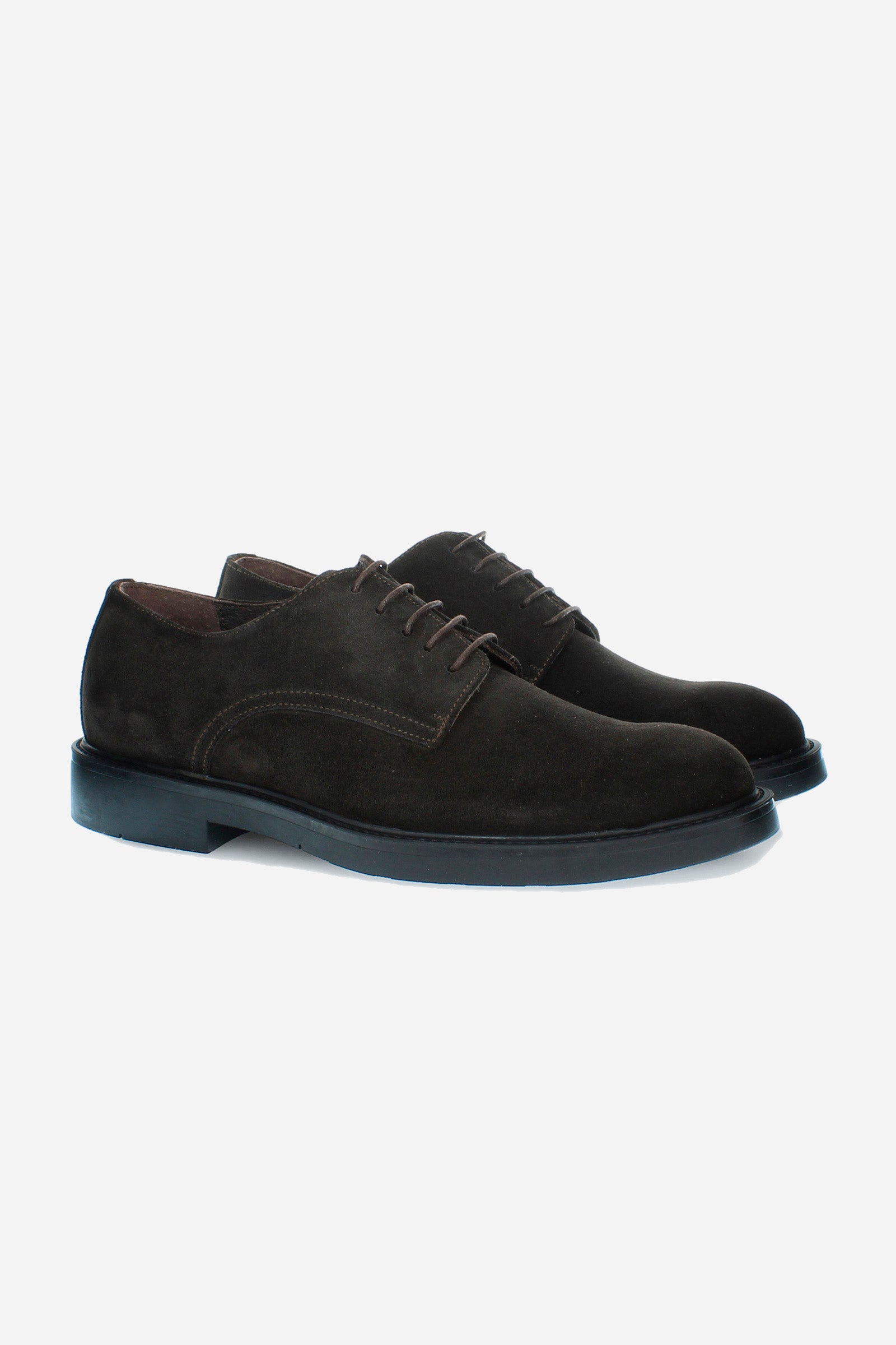 Classic men’s derby in suede