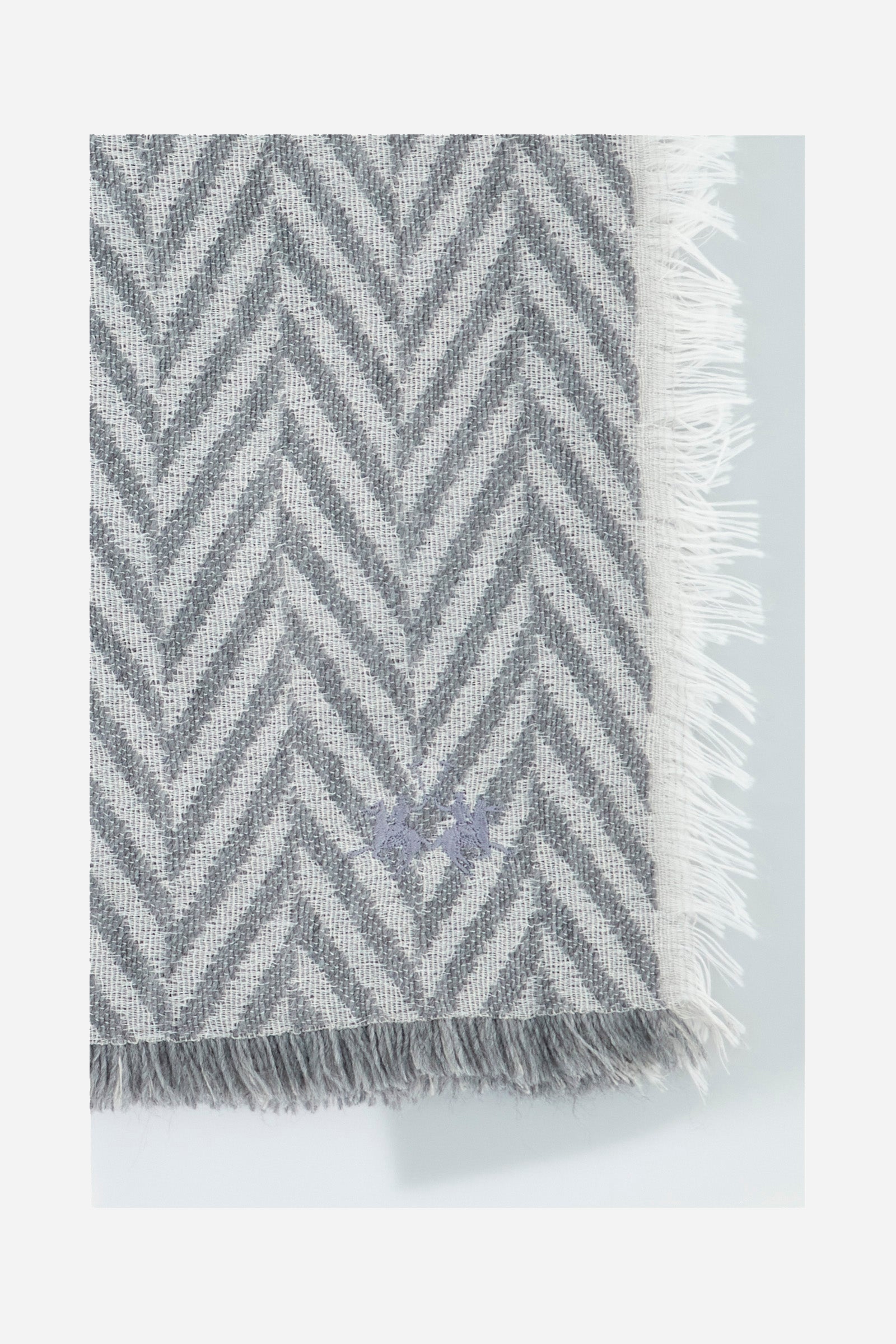 Scarf with side fringes in fabric