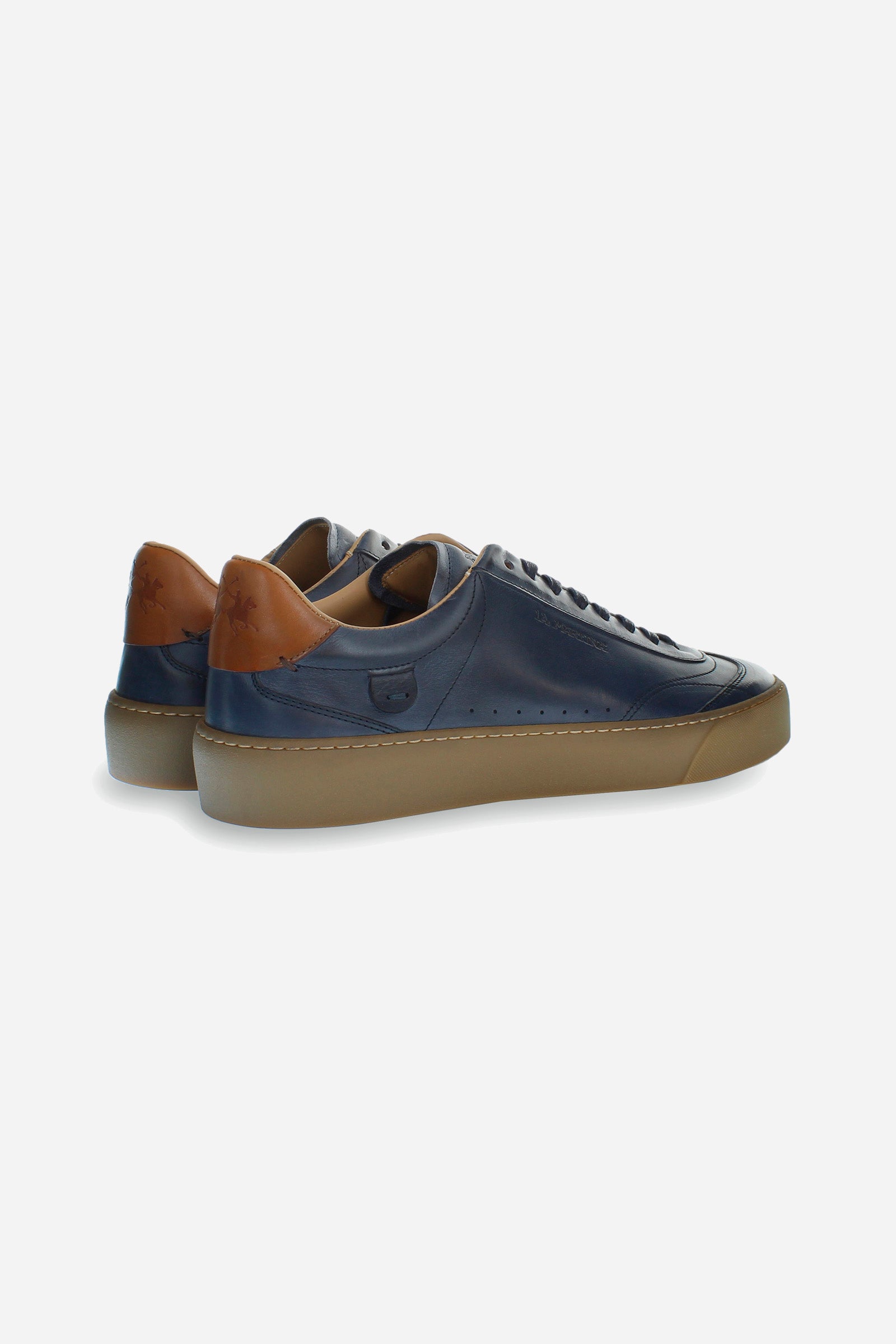 Men's trainer in suede