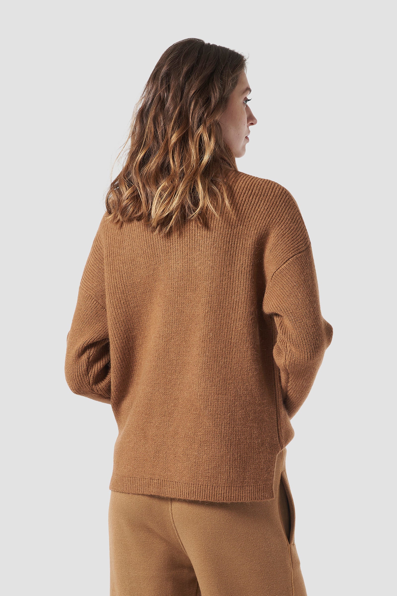 Rib-knit V-neck sweatshirt