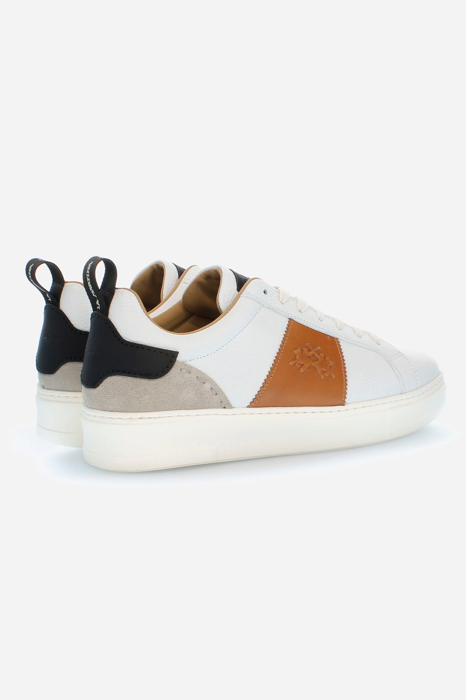 Men’s sneaker in a mix of calfskin and suede